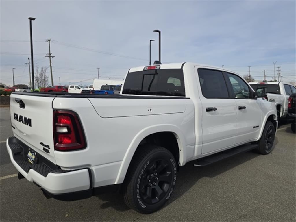 New 2026 Ram 1500 BIG HORN CREW CAB 4X4 5'7 BOX Pickup