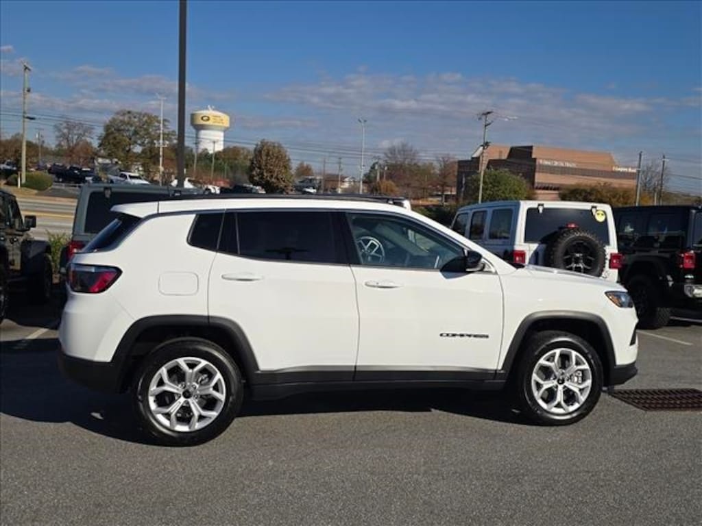 New 2026 Jeep Compass LATITUDE ALTITUDE 4X4 Sport Utility