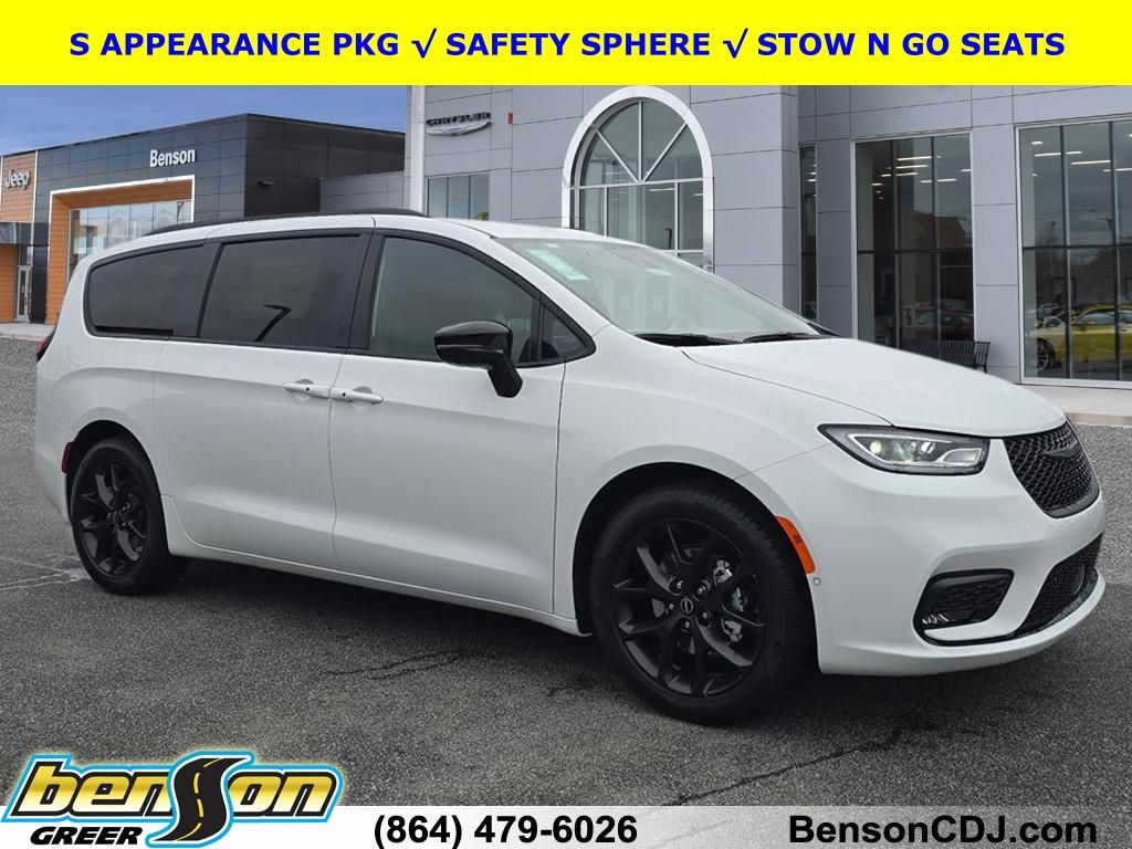 2026 Chrysler Pacifica Passenger Van 