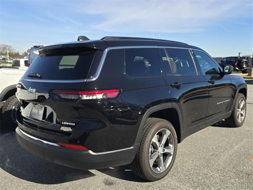 New 2025 Jeep Grand Cherokee L LIMITED 4X4 Sport Utility