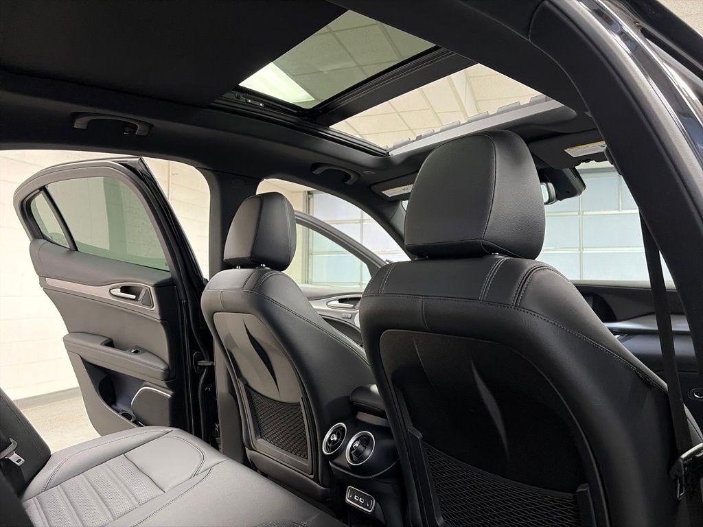 2023 Alfa Romeo Stelvio Veloce - Photo 16