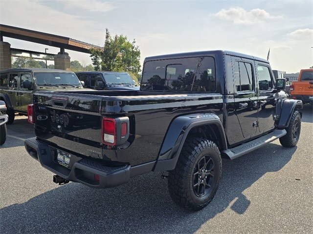 2025 Jeep Gladiator Sport photo 3