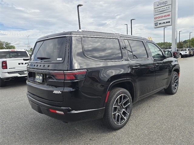 2025 Jeep Wagoneer Series III photo 3