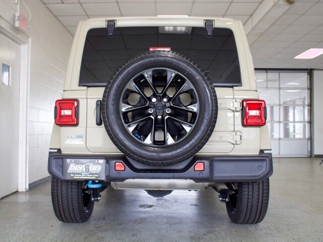 2022 Jeep Wrangler Unlimited Sahara 4xe photo 3