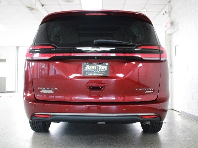 2021 Chrysler Pacifica Limited photo 4