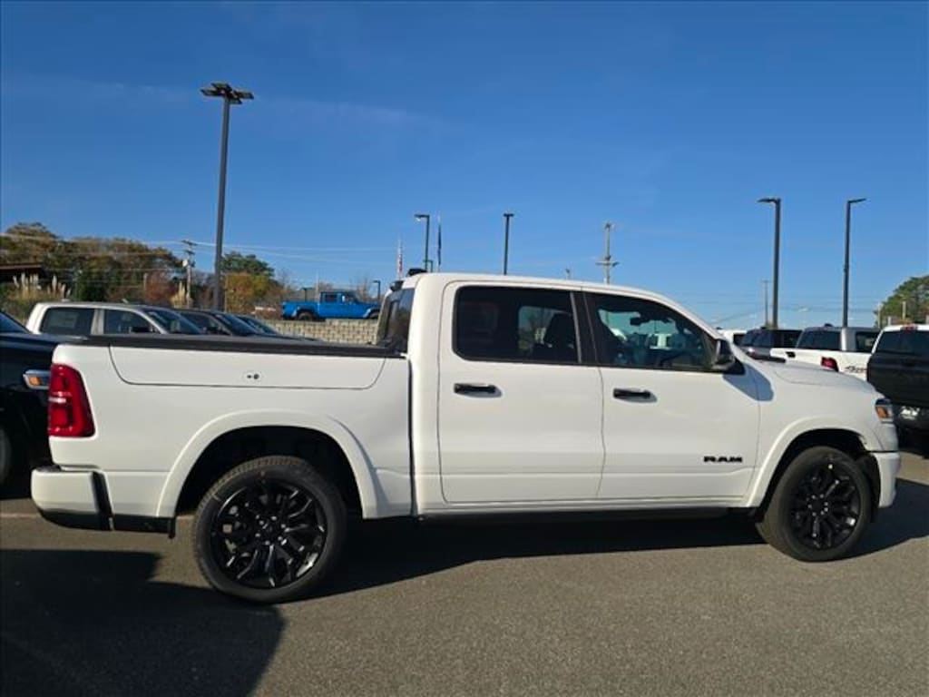 New 2026 Ram 1500 LIMITED CREW CAB 4X4 5'7 BOX Pickup