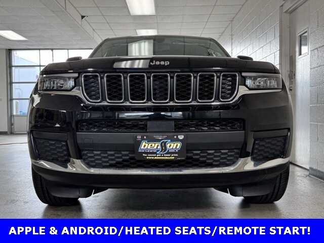 2022 Jeep Grand Cherokee Laredo Sport photo 2