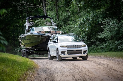 How Much Does A Jeep Grand Cherokee Tow? Towing Capacity Guide