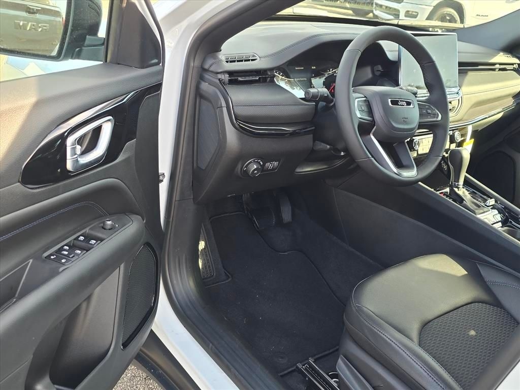 New 2026 Jeep Compass LATITUDE ALTITUDE 4X4 Sport Utility
