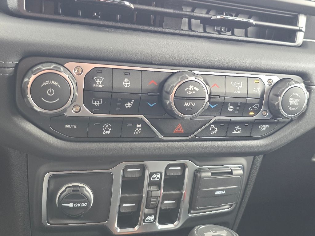 2025 Jeep Wrangler 4-Door Sahara - Photo 11