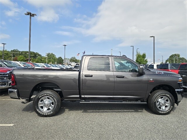 2025 Ram 2500 Tradesman photo 2