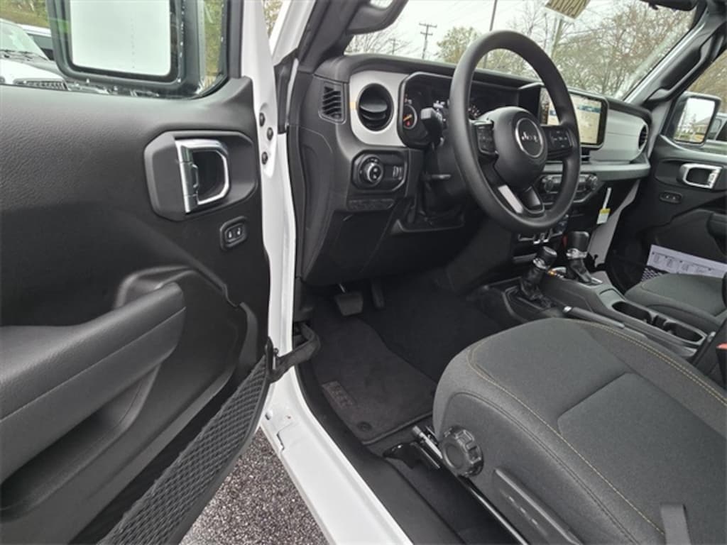 New 2026 Jeep Gladiator SPORT 4X4 Pickup