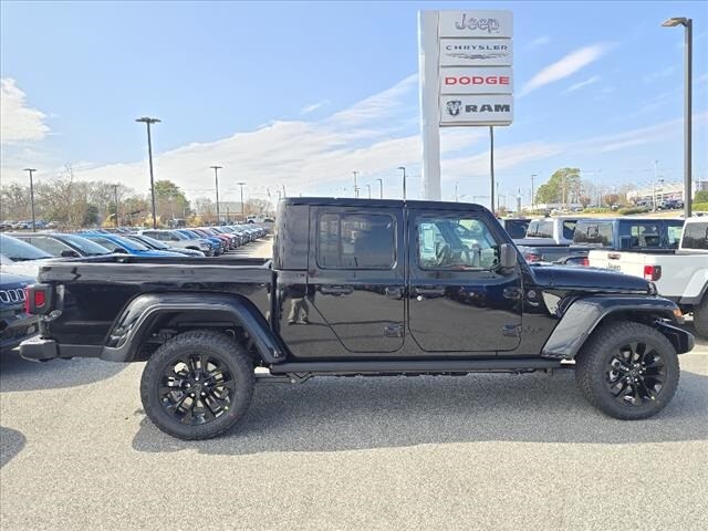 2025 Jeep Gladiator Sport photo 2