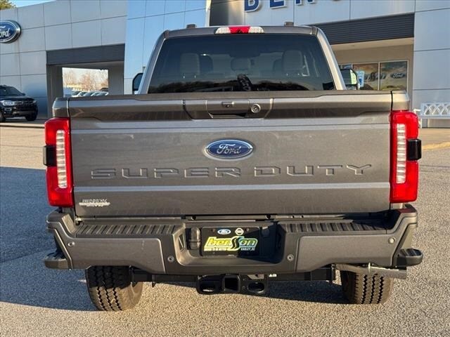 2024 Ford F-250 XLT photo 4