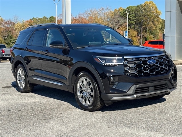 2026 Ford Explorer Platinum's photo