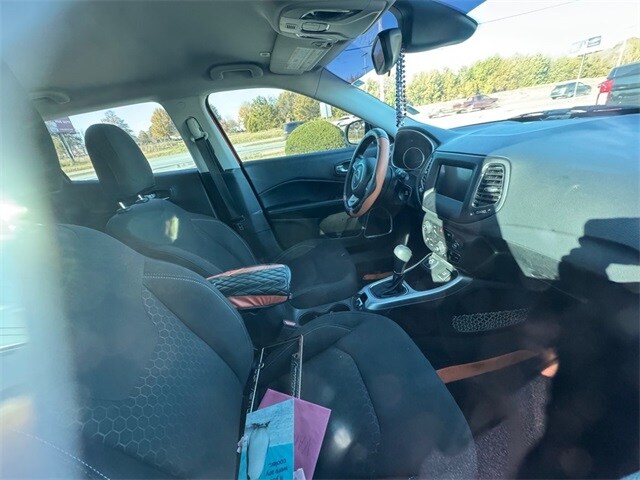 2018 Jeep Compass Sport photo 2