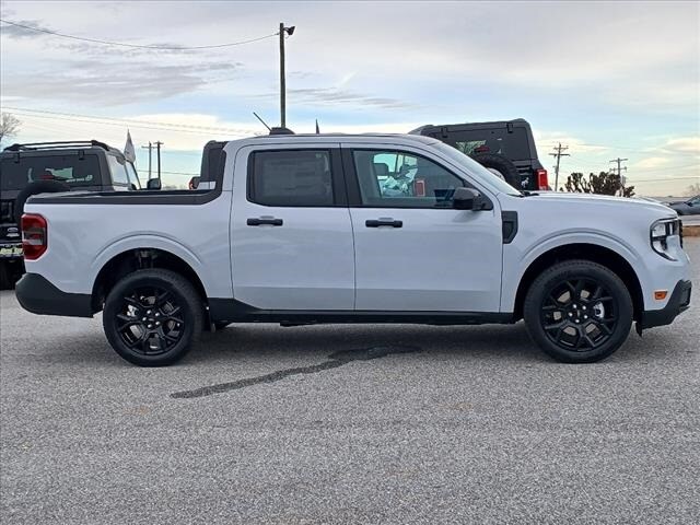 2025 Ford Maverick XLT photo 2