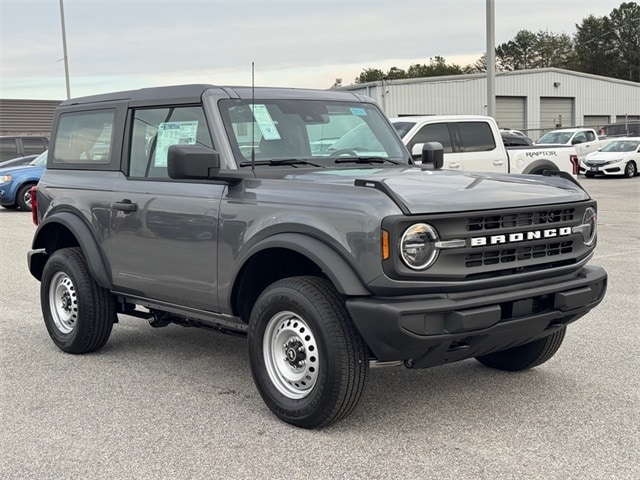 2025 Ford Bronco 2-Door Base's photo