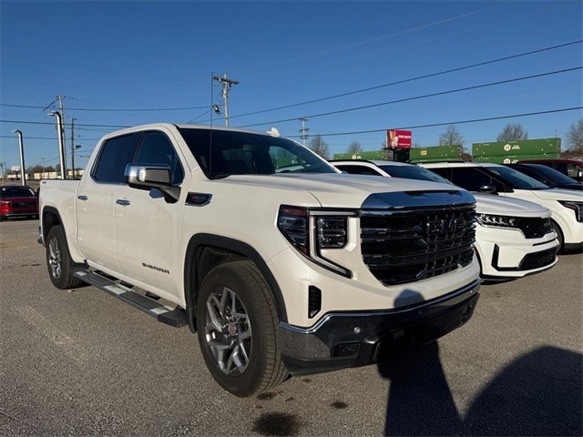 2022 GMC Sierra 1500 SLT's photo