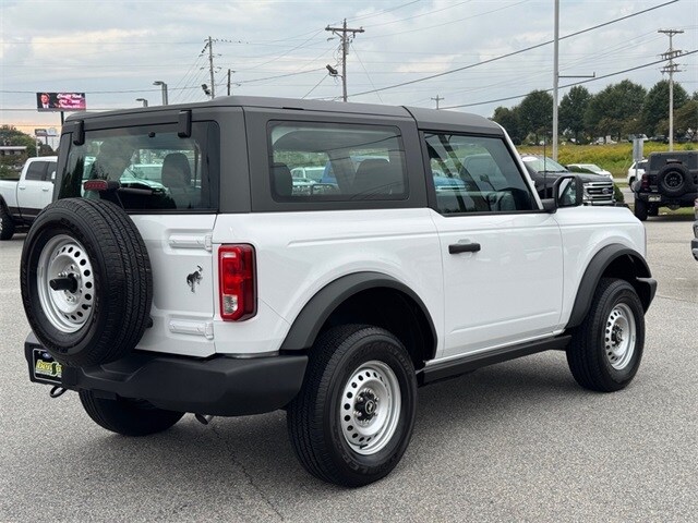 2025 Ford Bronco Base photo 3