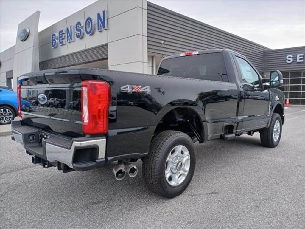 New 2025 Ford F-250 Super Duty XLT 4x4 XLT Regular Cab 8 ft. LB Pickup