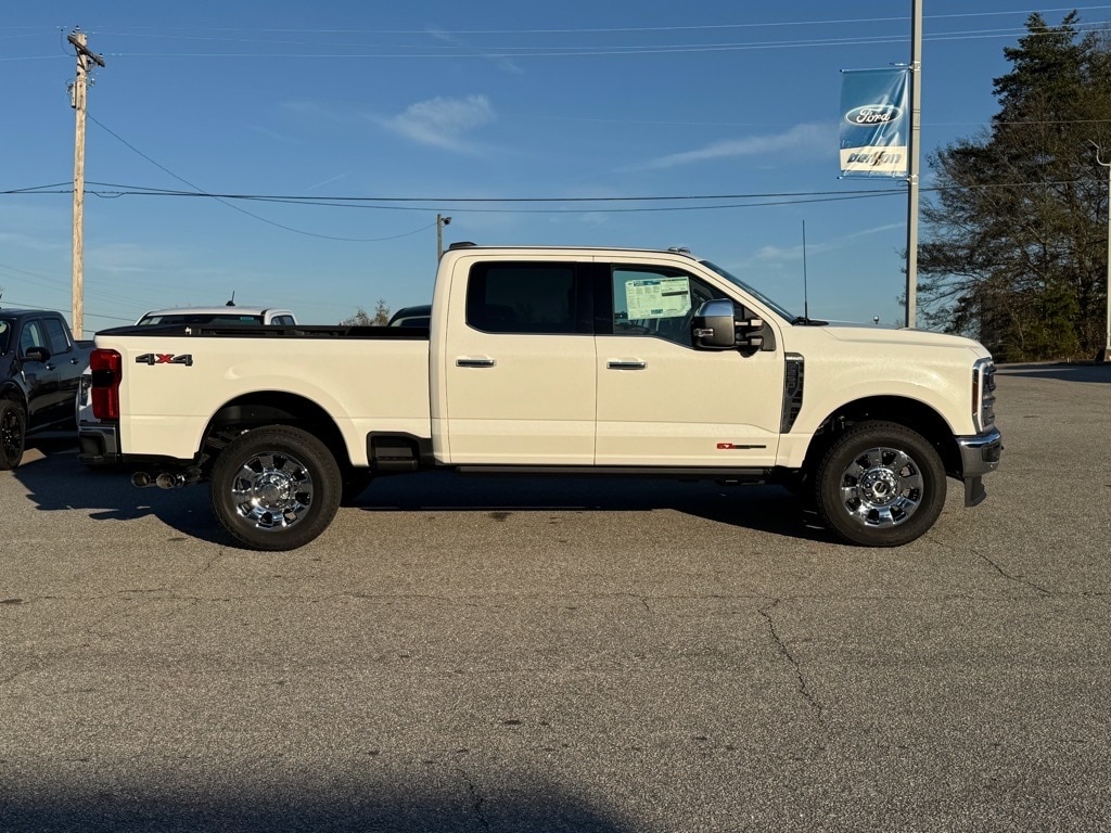 New 2025 Ford F-250 Super Duty King Ranch 4x4 King Ranch Crew Cab 6.8 ft. SB Pickup