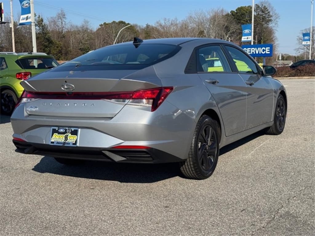 Used 2023 Hyundai Elantra SEL Sedan