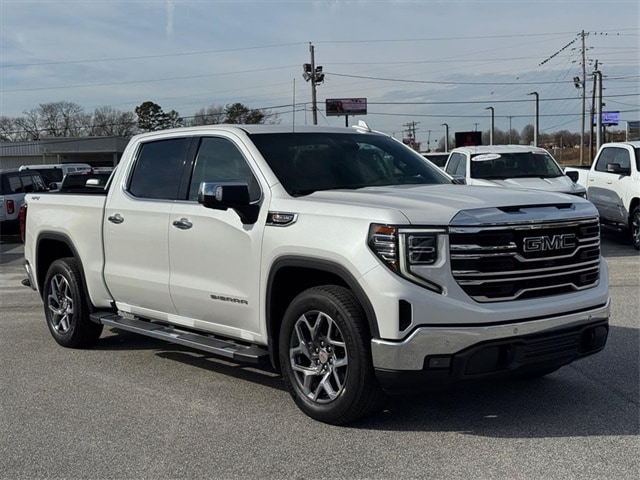 2022 GMC Sierra 1500 SLT's photo