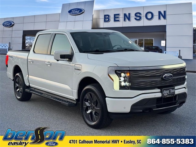 2023 Ford F-150 Lightning Lariat's photo
