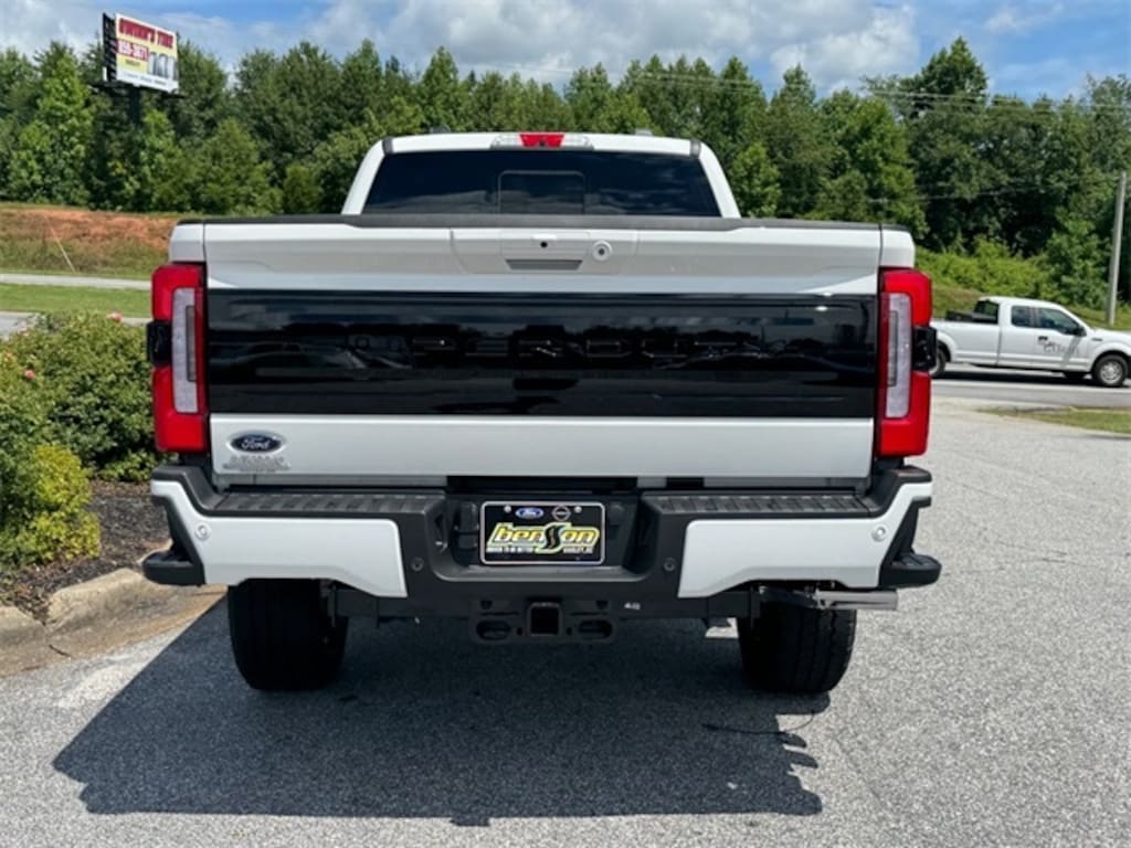 New 2025 Ford F-250 Super Duty Platinum 4x4 Platinum Crew Cab 6.8 ft. SB Pickup