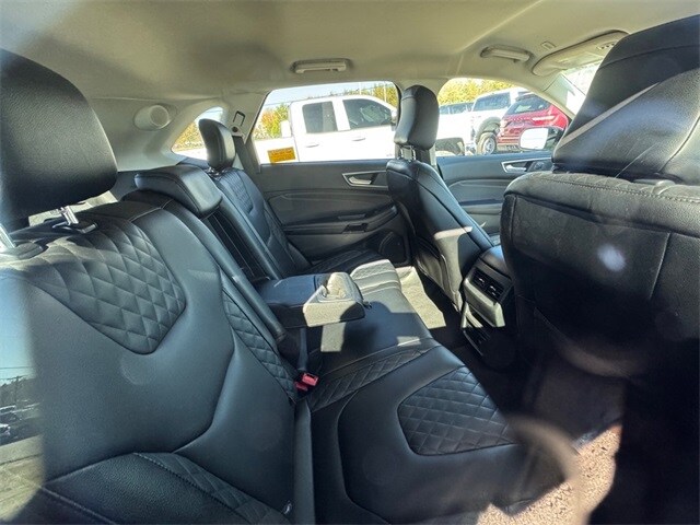 2024 Ford Edge Titanium photo 3