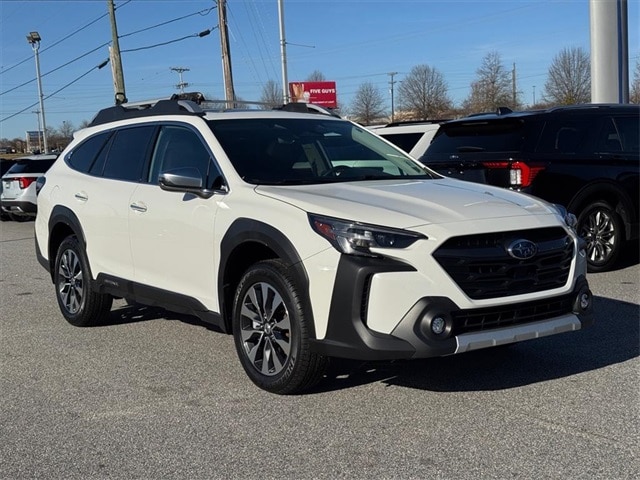 2024 Subaru Outback Touring's photo