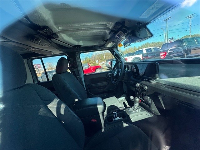 2024 Jeep Wrangler Sport S photo 3