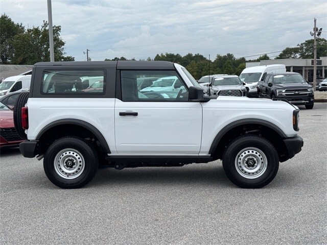 2025 Ford Bronco Base photo 2