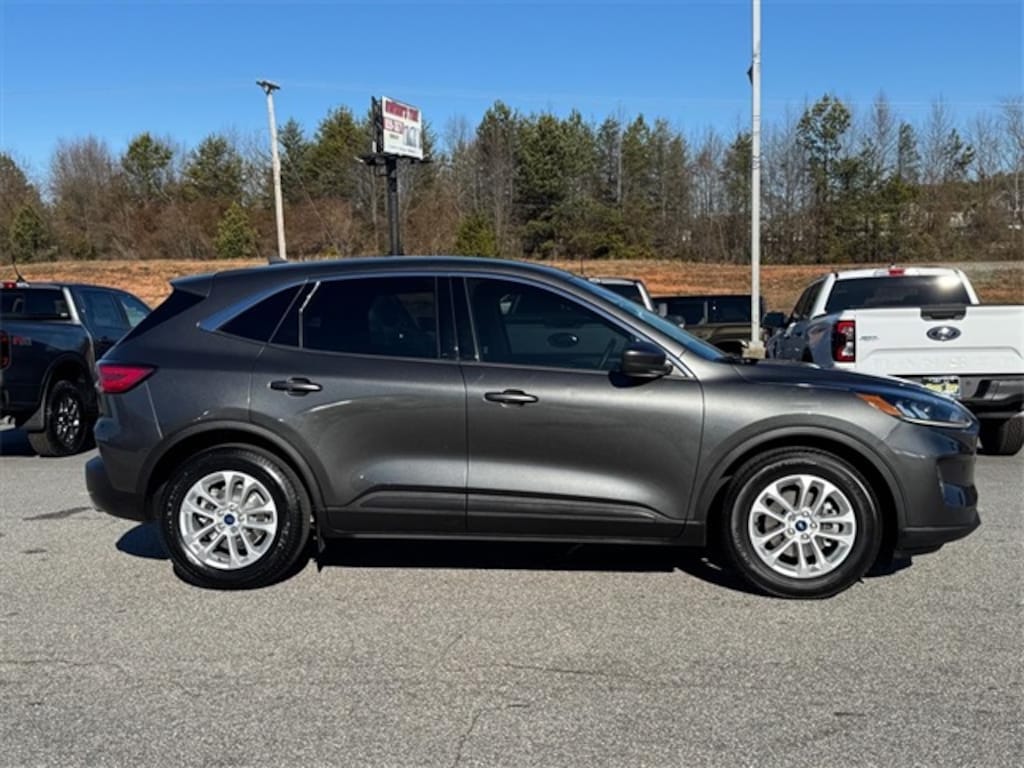 Used 2020 Ford Escape SE SUV