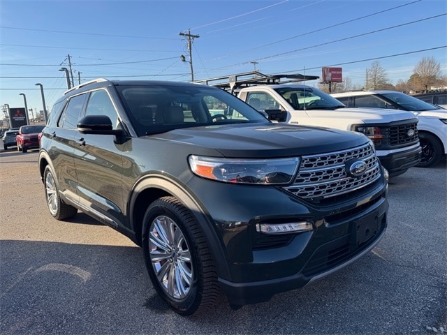 2022 Ford Explorer Limited's photo