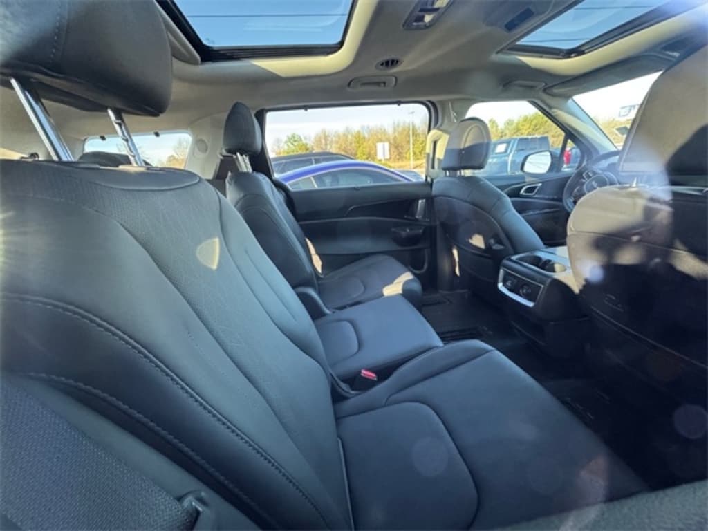 Used 2026 Kia Carnival SX Minivan/Van