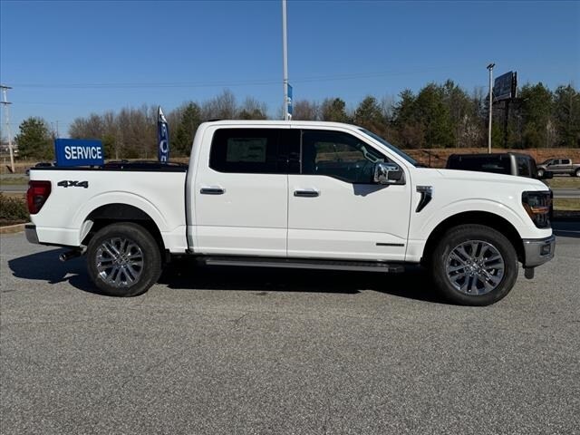 2025 Ford F-150 XLT photo 2