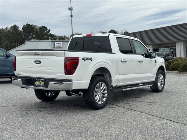 2025 Ford F-150 Lariat photo 3