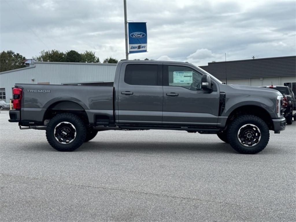 New 2026 Ford F-350 Super Duty Platinum 4x4 Platinum Crew Cab 6.8 ft. SB SRW Pickup
