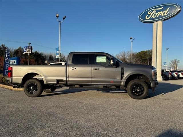 2024 Ford F-250 XLT photo 2