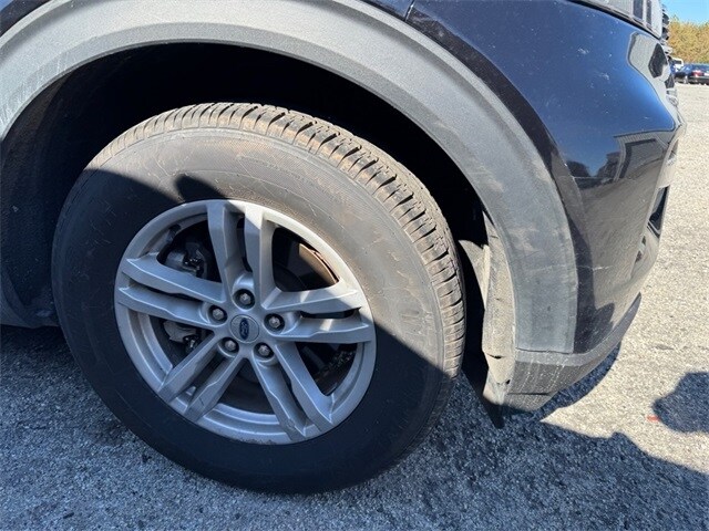 2023 Ford Explorer XLT photo 2