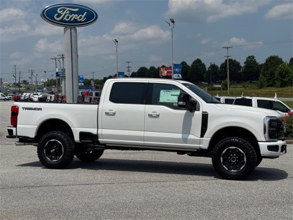 New 2025 Ford F-350 Super Duty Platinum 4x4 Platinum Crew Cab 6.8 ft. SB SRW Pickup