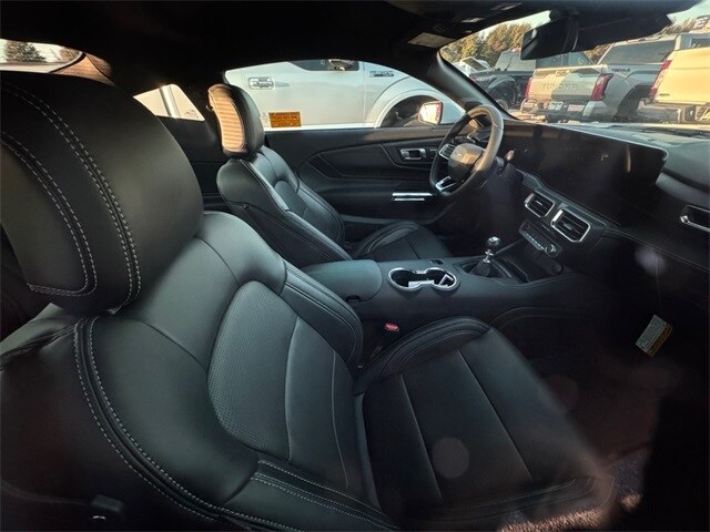 2024 Ford Mustang GT Premium photo 3