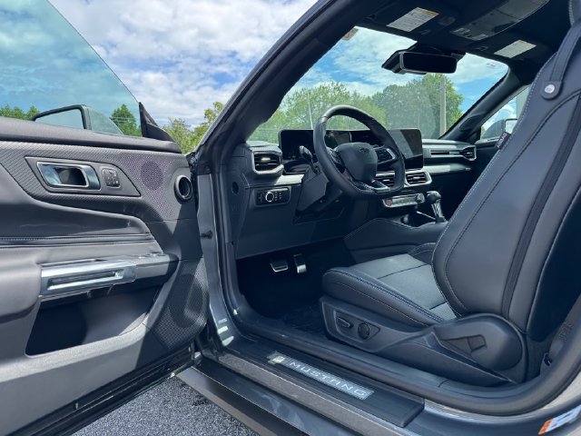 2025 Ford Mustang GT Premium Fastback - Photo 12