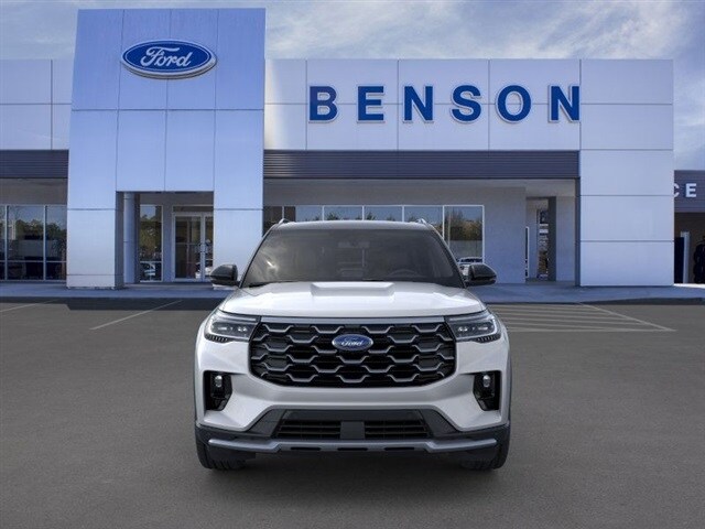2025 Ford Explorer Platinum photo 2