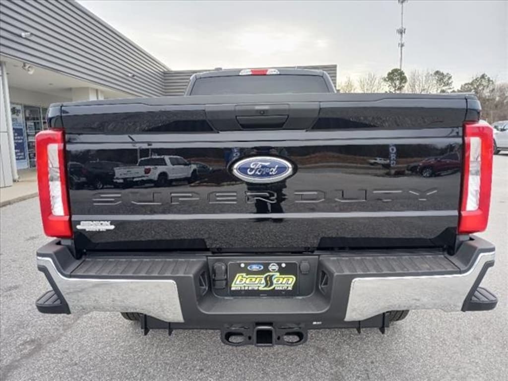 New 2025 Ford F-250 Super Duty XLT 4x4 XLT Regular Cab 8 ft. LB Pickup