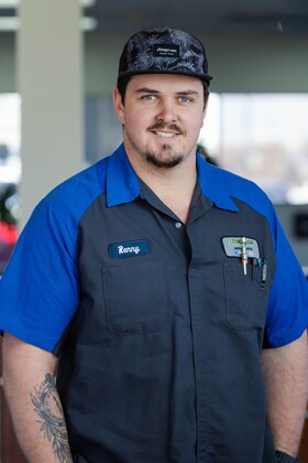 Staff member Renny from ID_7faad5