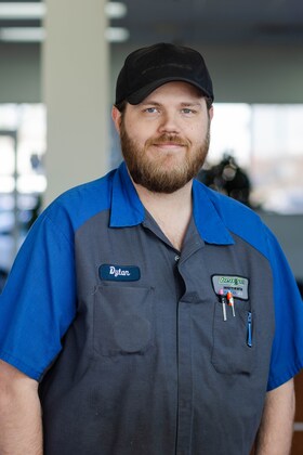 Staff member Dylan from ID_7faad5