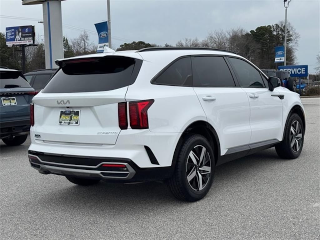 Used 2023 Kia Sorento S SUV